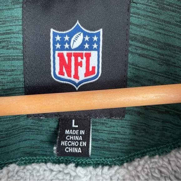 Green Bay Packers | Full Zip Sherpa Lined Green & Gold Jacket - Picture 6 of 10